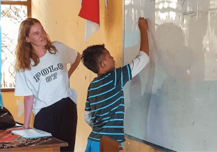 Teaching Volunteer Program in Lovina - Bali