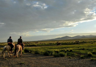 Experience Nomadic Culture with Comfortable Yurt