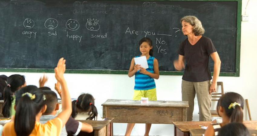 Volunteer English Teacher Program