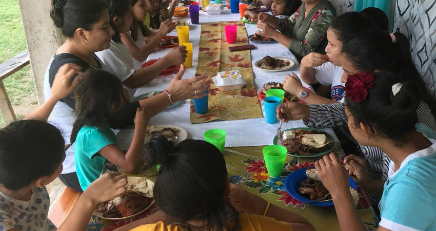 Long Term Volunteer in Honduras with Children