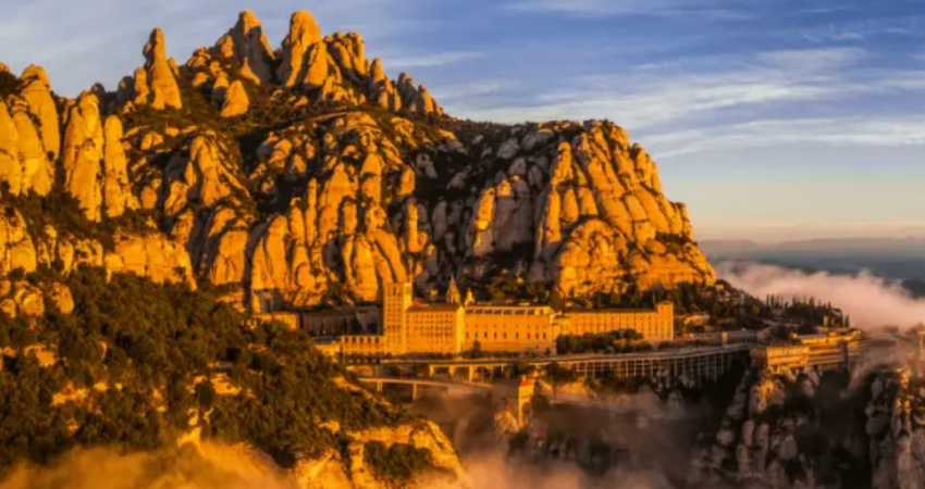 PRIVATE TOUR TO MONTSERRAT FROM BARCELONA