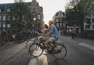 Amsterdam: Private City Highlights Bike Tour