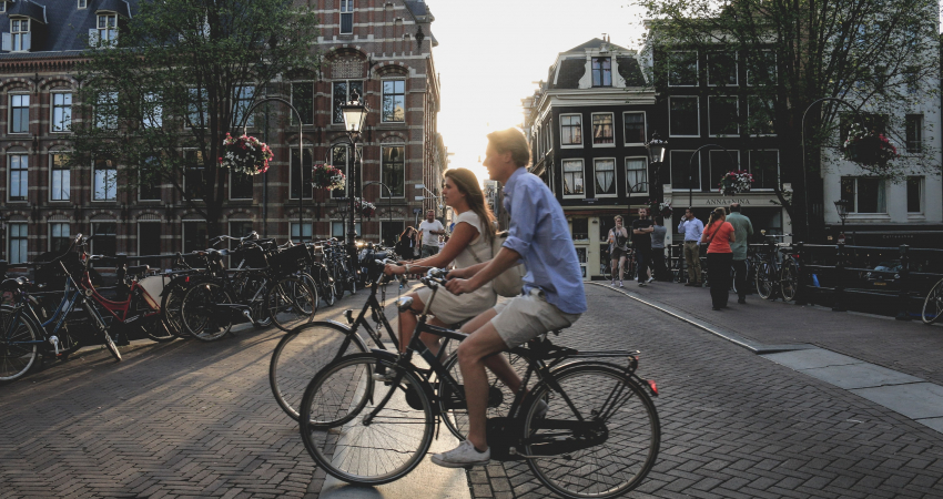 Amsterdam: Private City Highlights Bike Tour