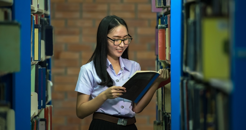 Education & Helping Teachers Volunteer in Myanmar